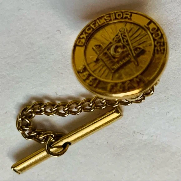 Vintage Masonic 1/20 10K GP  Tie Tack with Safety Chain Excelsior Lodge Pin 3D - Picture 2 of 10